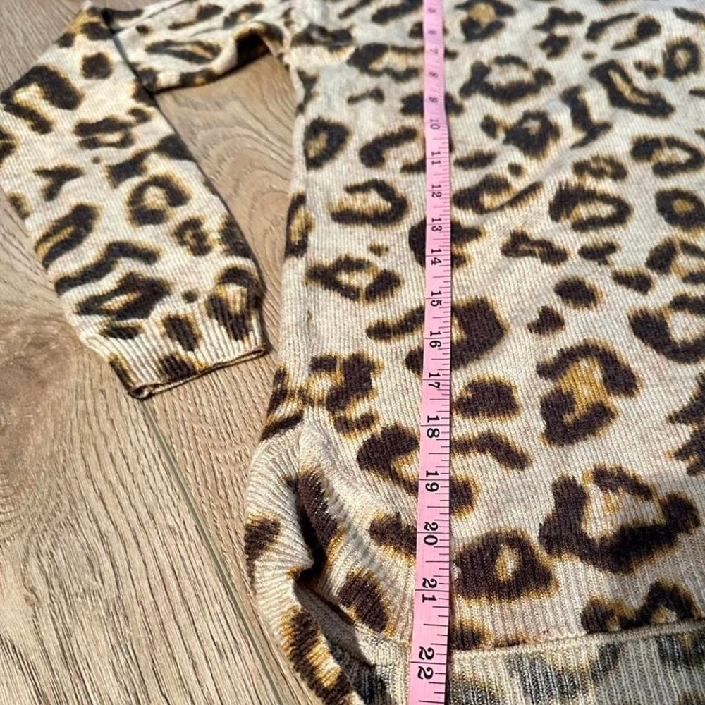 H&M Leopard Print Sweater Women's Small Crewneck Animal Print Knit Top S - Picture 6 of 7